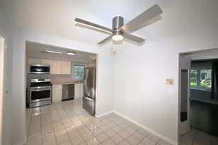 1570 Dewey Ave, Evanston, IL 60201 - Photo 13