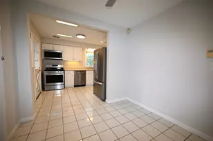 1570 Dewey Ave, Evanston, IL 60201 - Photo 9