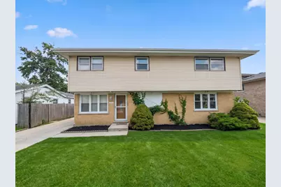 5711 W 87th Place, Oak Lawn, IL 60453 - Photo 1