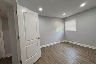 5711 W 87th Pl, Oak Lawn, IL 60453 - Photo 11
