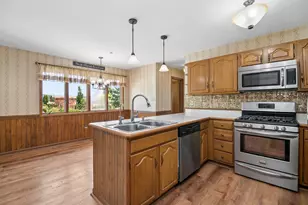 6229 Darline Dr, Saint Anne, IL 60964 - Photo 9