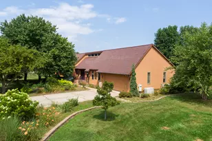 6229 Darline Dr, Saint Anne, IL 60964 - Photo 51