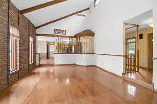 6229 Darline Dr, Saint Anne, IL 60964 - Photo 5