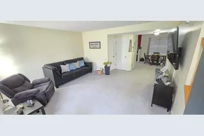 1380 W Split Oak Circle #1380, Round Lake Beach, IL 60073 - Photo 3