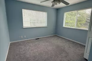 2250 Stoughton Dr, Aurora, IL 60502 - Photo 31
