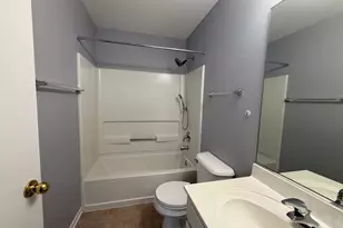 2250 Stoughton Dr, Aurora, IL 60502 - Photo 33