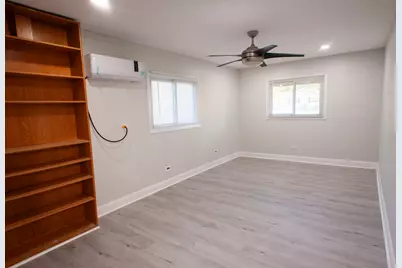530 Maywood Lane, Hoffman Estates, IL 60169 - Photo 23