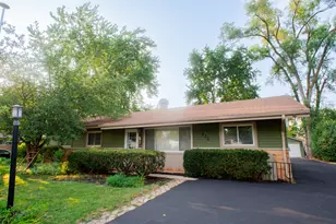 530 Maywood Ln, Hoffman Estates, IL 60169 - Photo 3