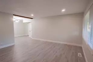 530 Maywood Ln, Hoffman Estates, IL 60169 - Photo 11