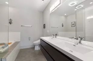 1601 W Pearson St, Chicago, IL 60622 - Photo 11