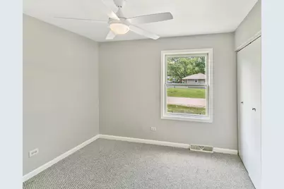 219 Countryside Lane, Lindenhurst, IL 60046 - Photo 11
