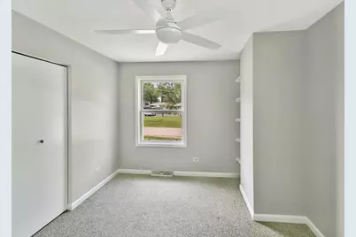 219 Countryside Lane, Lindenhurst, IL 60046 - Photo 13
