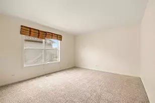 2095 Rockland Dr, Aurora, IL 60503 - Photo 15