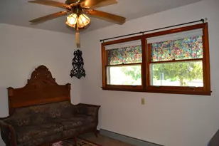 918 W Main St, Genoa, IL 60135 - Photo 15