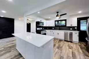 1619 Elizabeth Ave, North Chicago, IL 60064 - Photo 9