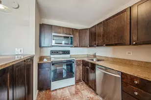 655 W Irving Park Rd, Chicago, IL 60613 - Photo 9