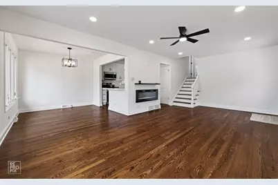 7725 Narragansett Avenue, Burbank, IL 60459 - Photo 3