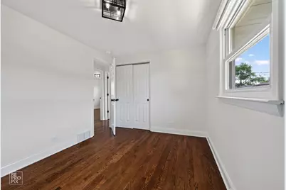 7725 Narragansett Avenue, Burbank, IL 60459 - Photo 9