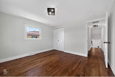 7725 Narragansett Avenue, Burbank, IL 60459 - Photo 11