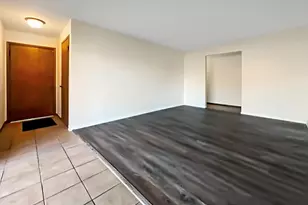15800 Peggy Ln, Oak Forest, IL 60452 - Photo 7