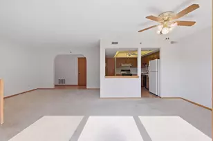 9164 Del Prado Dr, Palos Hills, IL 60465 - Photo 9