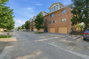 9164 Del Prado Dr, Palos Hills, IL 60465 - Photo 23