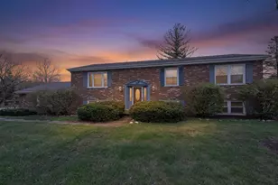 909 Dundee Ave, Barrington, IL 60010 - Photo 17