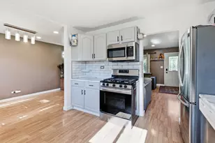 7798 Asbury Circle S, Hanover Park, IL 60133 - Photo 9