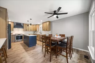 601 Walnut Ln, Elk Grove Village, IL 60007 - Photo 7