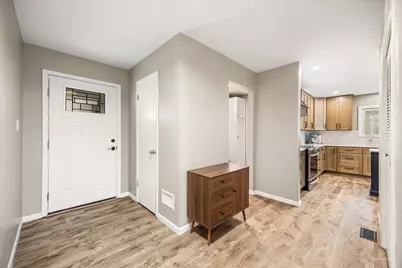 601 Walnut Lane, Elk Grove Village, IL 60007 - Photo 3