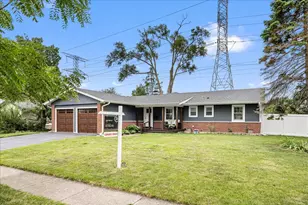 601 Walnut Ln, Elk Grove Village, IL 60007 - Photo 1