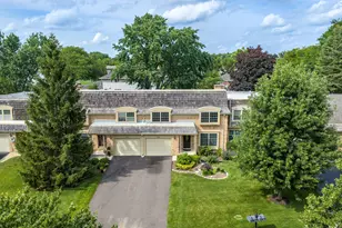 19W010 Ave Normandy East Ave, Oak Brook, IL 60523 - Photo 3
