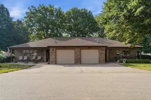 801 Coventry Ln, Sterling, IL 61081 - Photo 3
