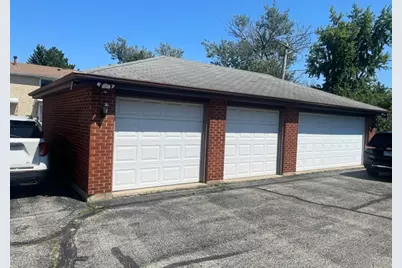 7915 S 84 Avenue, Justice, IL 60458 - Photo 3