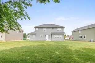 906 Hayden Dr, Yorkville, IL 60560 - Photo 49