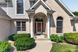 2841 Emerald Dr, Ottawa, IL 61350 - Photo 1