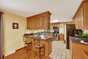 14121 Barber Greene Rd, Sycamore, IL 60178 - Photo 13