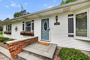 14121 Barber Greene Rd, Sycamore, IL 60178 - Photo 7