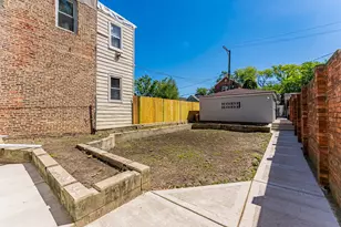 2231 S Drake Ave, Chicago, IL 60623 - Photo 15