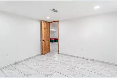 9327 S Avers Avenue, Evergreen Park, IL 60805 - Photo 21