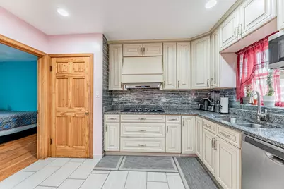9327 S Avers Avenue, Evergreen Park, IL 60805 - Photo 11
