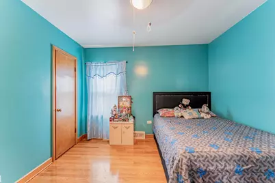 9327 S Avers Avenue, Evergreen Park, IL 60805 - Photo 19