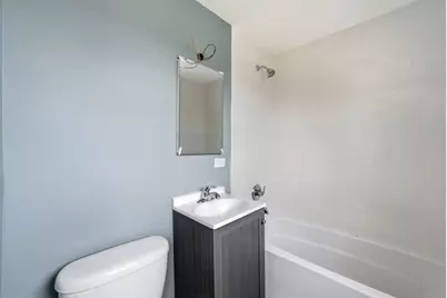 10619 S Avenue C, Chicago, IL 60617 - Photo 9