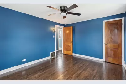 10619 S Avenue C, Chicago, IL 60617 - Photo 11