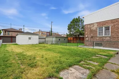10619 S Avenue C, Chicago, IL 60617 - Photo 17