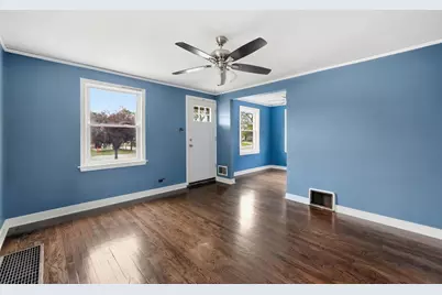 10619 S Avenue C, Chicago, IL 60617 - Photo 3