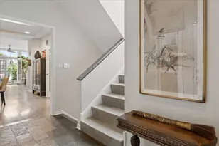 2452 N Janssen Ave, Chicago, IL 60614 - Photo 3