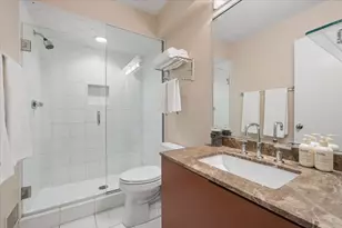 2452 N Janssen Ave, Chicago, IL 60614 - Photo 49