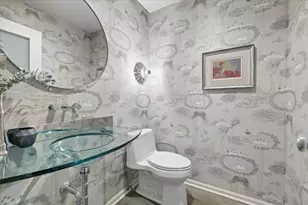 2452 N Janssen Ave, Chicago, IL 60614 - Photo 5