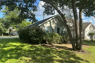 812 Ridge Ave, Wauconda, IL 60084 - Photo 1